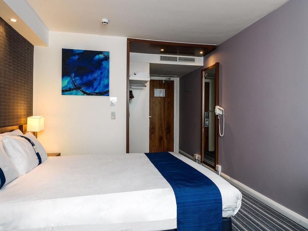 Holiday Inn Express London Gatwick Crawley, An Ihg Hotel Ngoại thất bức ảnh