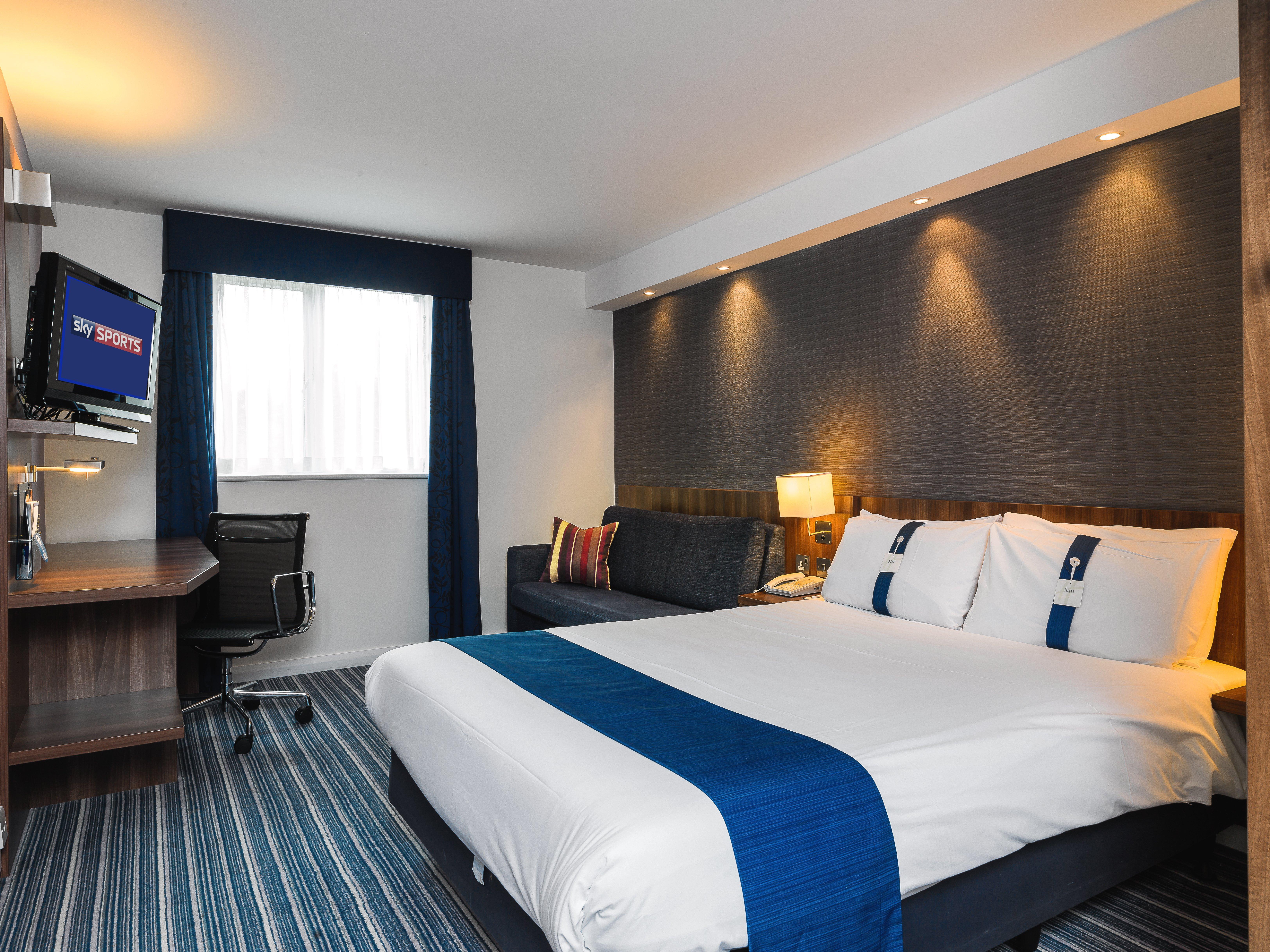 Holiday Inn Express London Gatwick Crawley, An Ihg Hotel Ngoại thất bức ảnh
