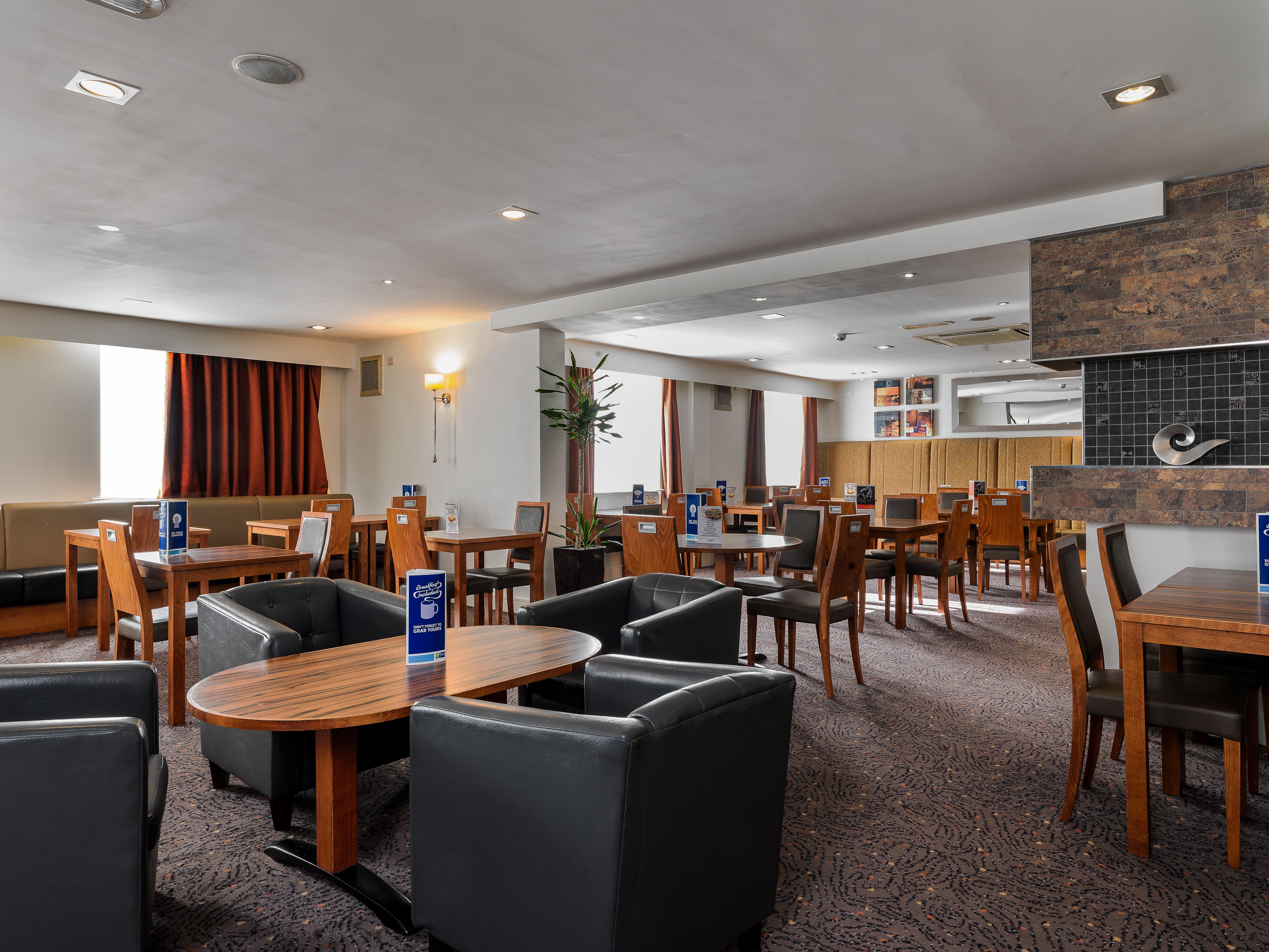 Holiday Inn Express London Gatwick Crawley, An Ihg Hotel Ngoại thất bức ảnh