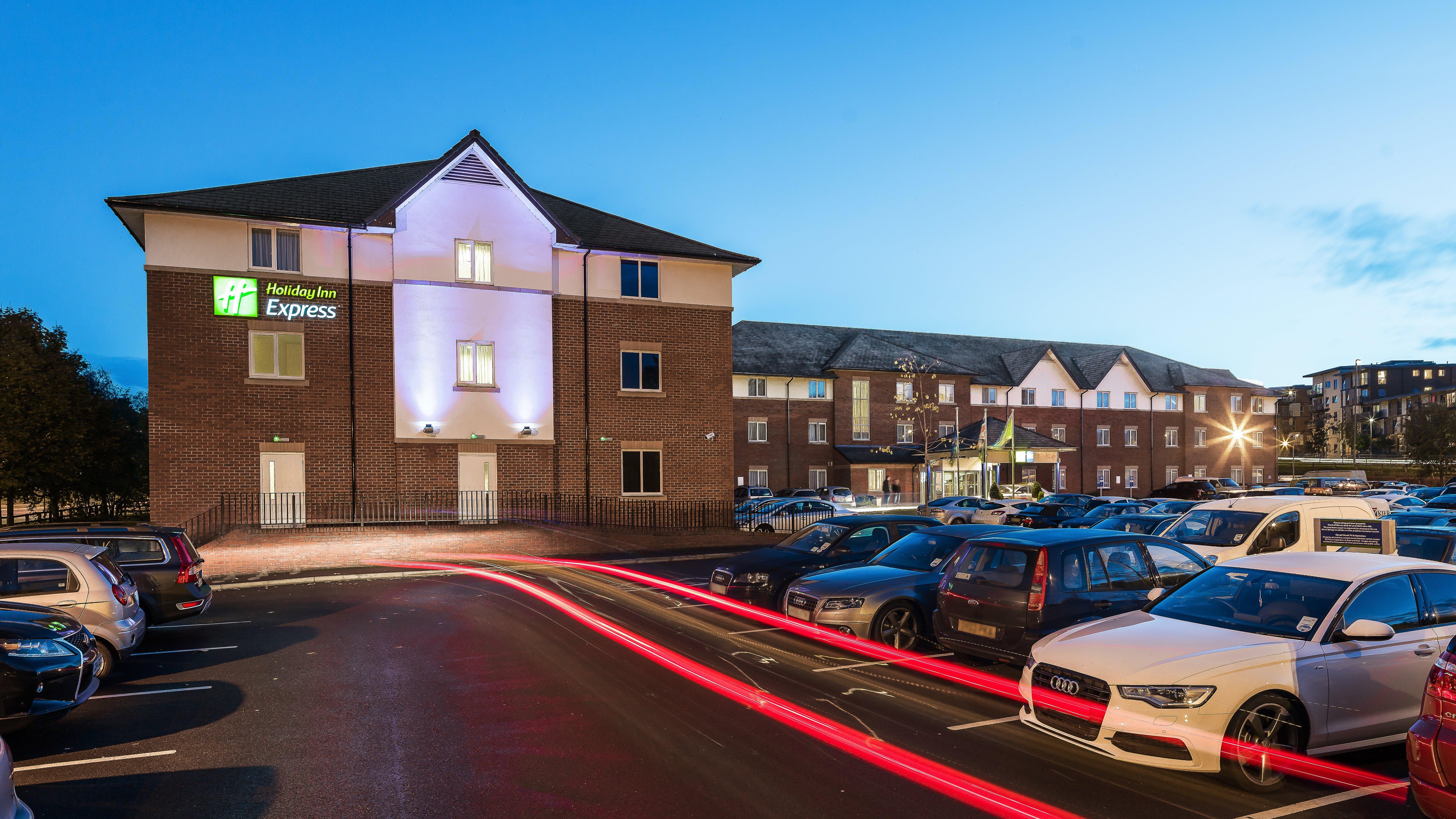 Holiday Inn Express London Gatwick Crawley, An Ihg Hotel Ngoại thất bức ảnh