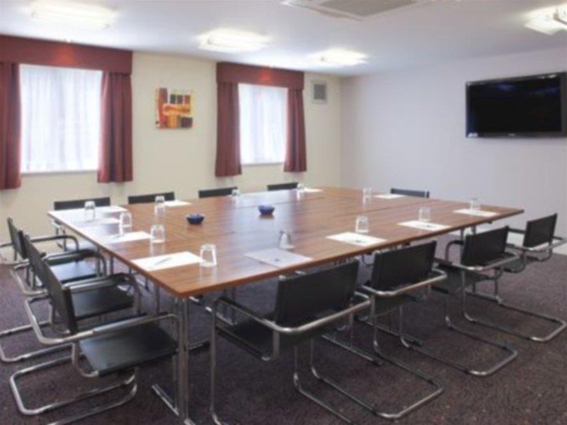 Holiday Inn Express London Gatwick Crawley, An Ihg Hotel Ngoại thất bức ảnh
